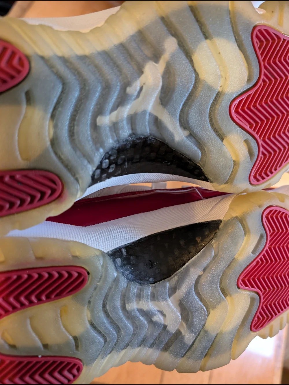 Jordan Men's White and Red Low-Top Sneakers